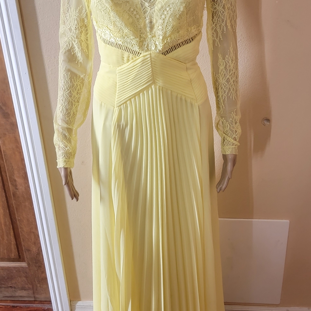 Women's Yellow Asos Design Tall Long Sleeve Lace Paneled Pleat Maxi Dress - Picture 4 of 6